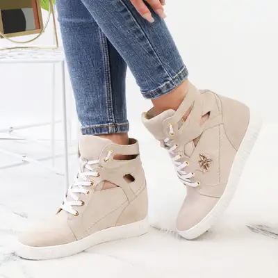 Sneakersy beżowe zamszowe z wycięciami 