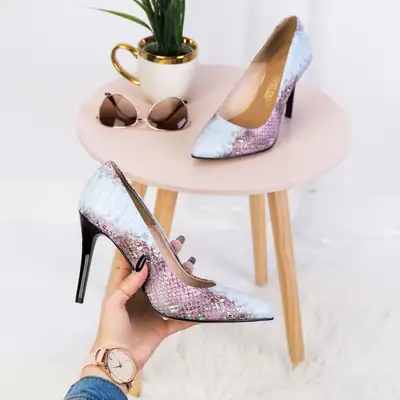 Szpilki różowe skóra węża 