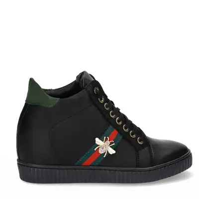 Sneakersy czarne z muchą na ukytej koturnie 